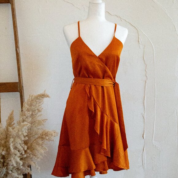 Selfie Leslie Dresses & Skirts - Selfie Leslie cocktail dress
